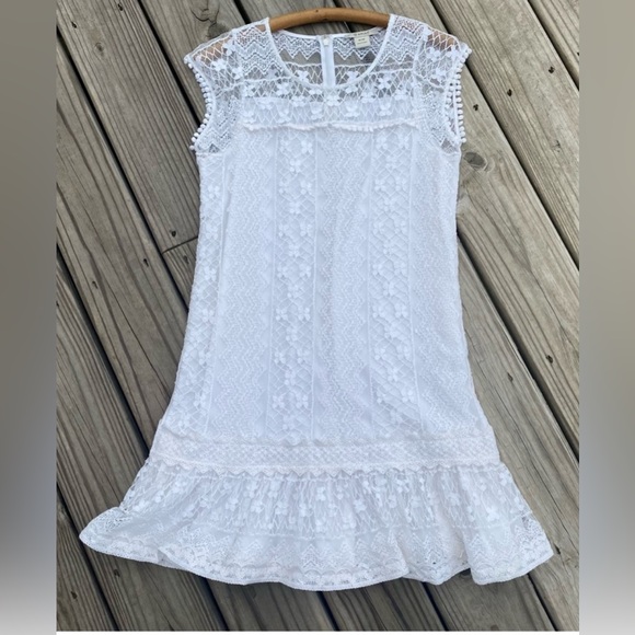 Ariat Dresses & Skirts - Ariat White Lace Formal  Dress